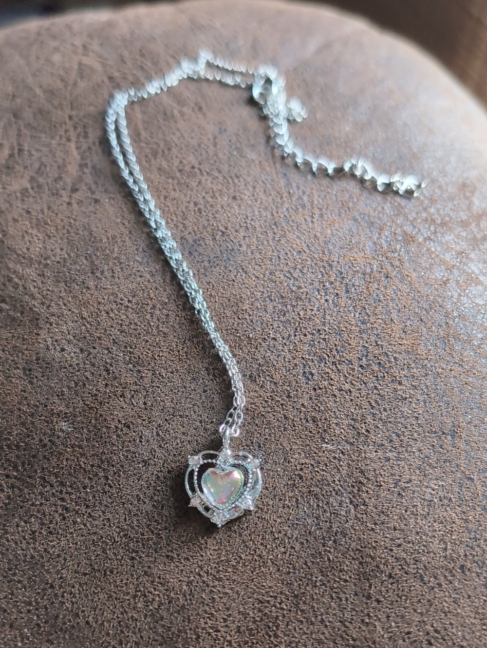 5/10🍀 Heart Surrounded By Gems Pendant Necklace